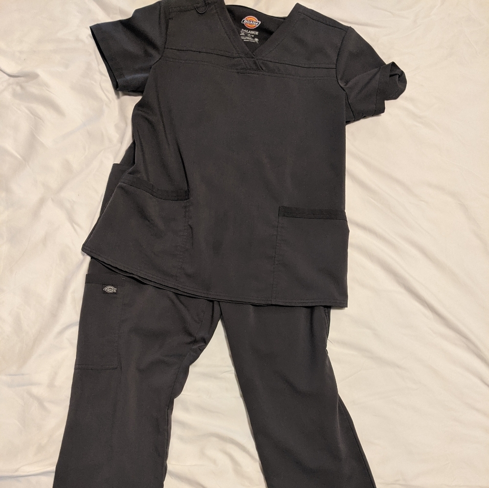 Scrub top and bottom